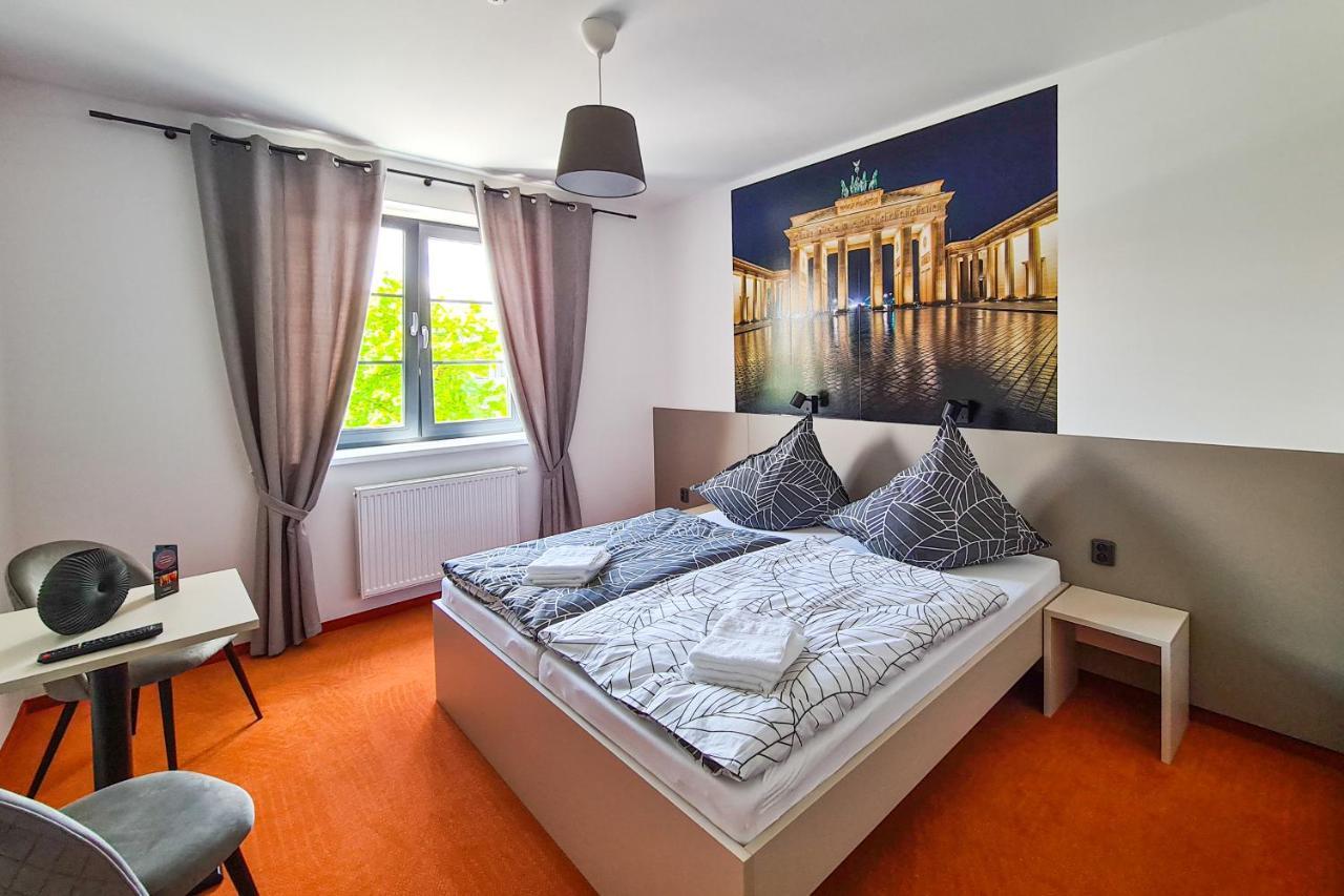 Pension Berlin Cheb Exterior photo
